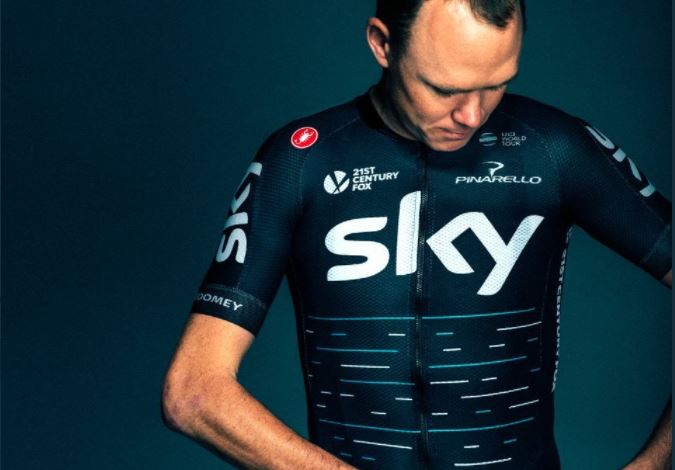 Movistar Team y la similitud de su uniforme del 2022 con el del Sky 2017