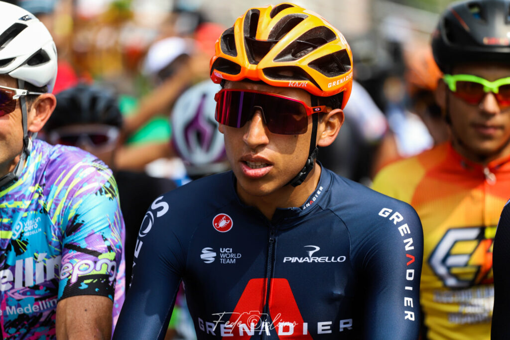 Egan Bernal casco en Cali
