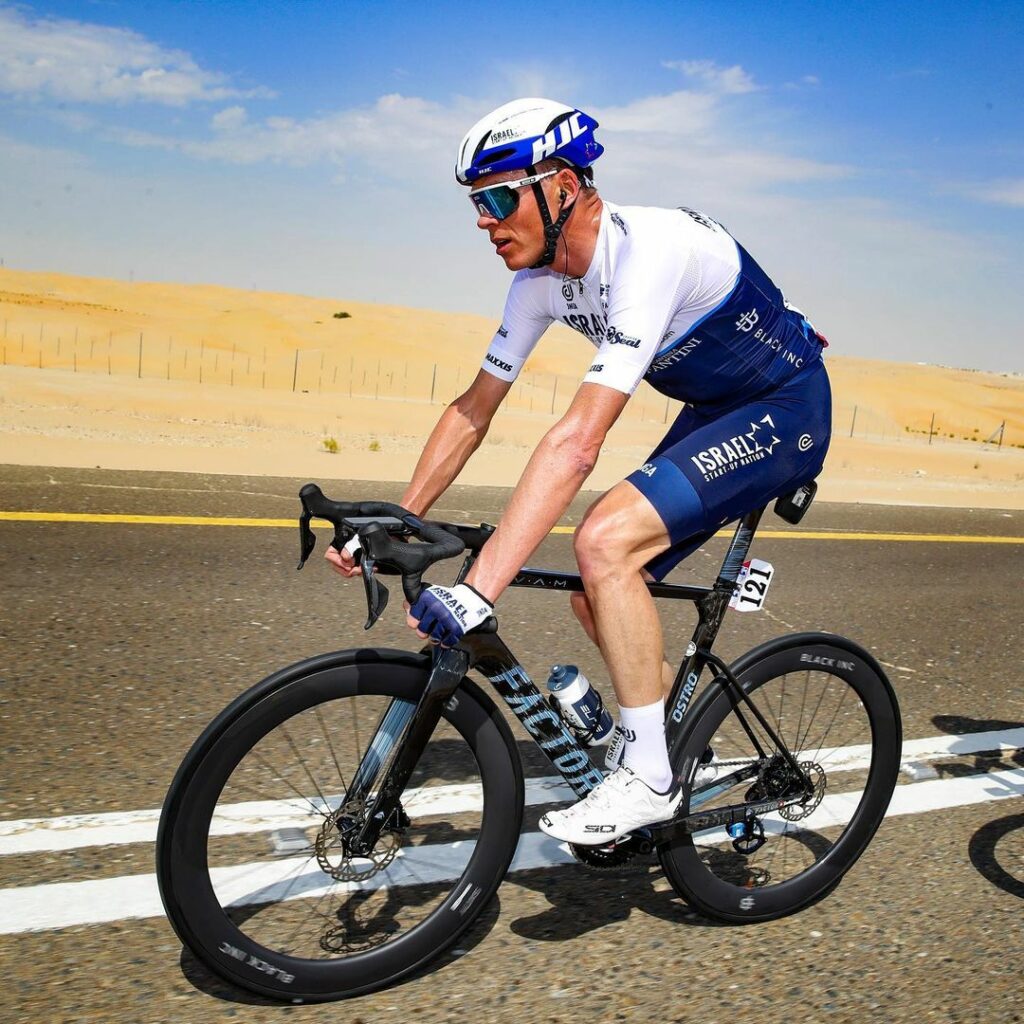 Chris Froome descenso celular