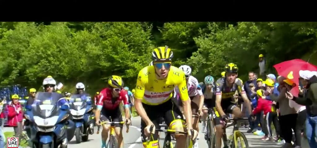 Tadej Pogacar en competencia