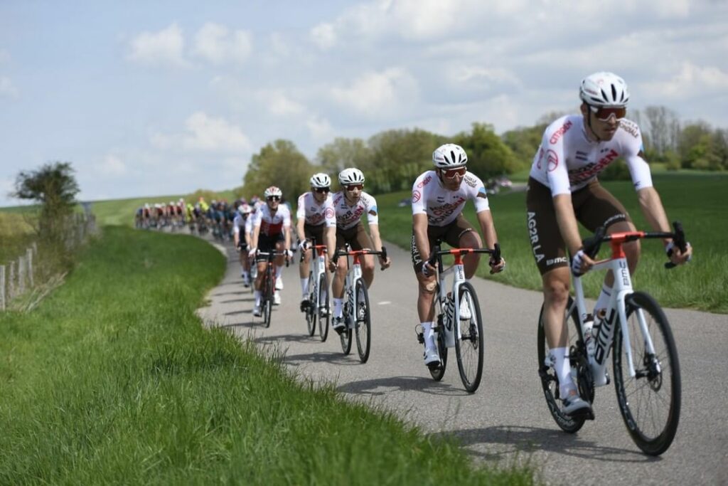 AG2R CITROËN TEAM entrenando