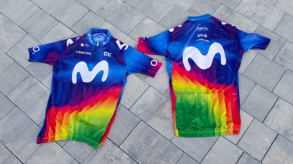 Este será el "maillot solidario" que portará Movistar Team en Strade Bianche